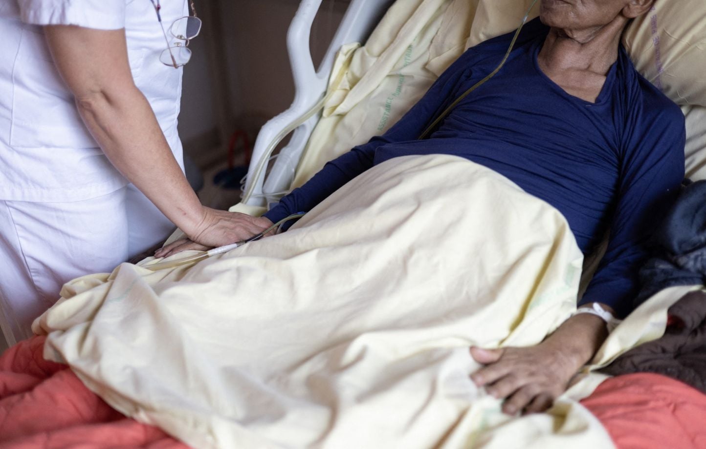 “Un acto eminentemente difícil”… La profesión médica preocupada y dividida sobre el derecho a la muerte asistida “Un acto eminentemente difícil”… La profesión médica preocupada y dividida sobre el derecho a la muerte asistida